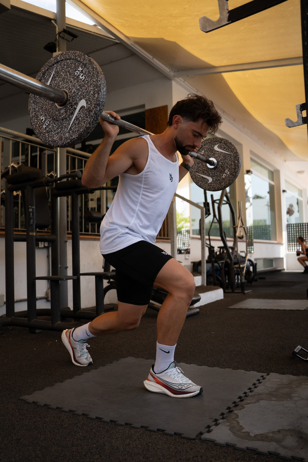 TRAINING WHITE